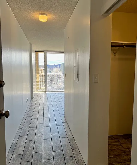 Entrance, entire unit newly painted.