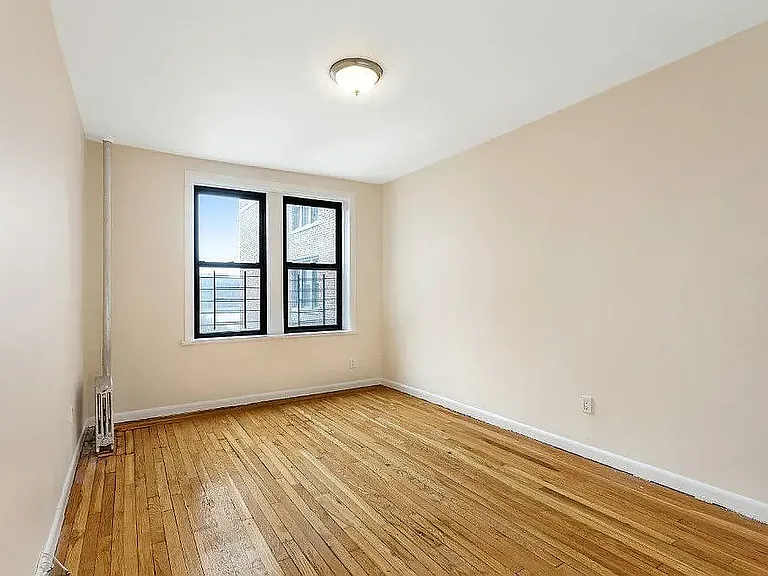 1326 Riverside Dr #22 — Photo 3