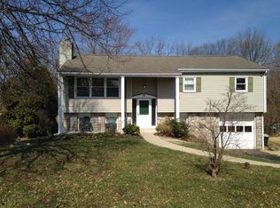 807 Rivendell Ln, Pottstown, PA 19464