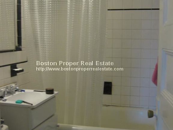 583 Beacon St. #6 Boston - Kenmore Unit Photo 4