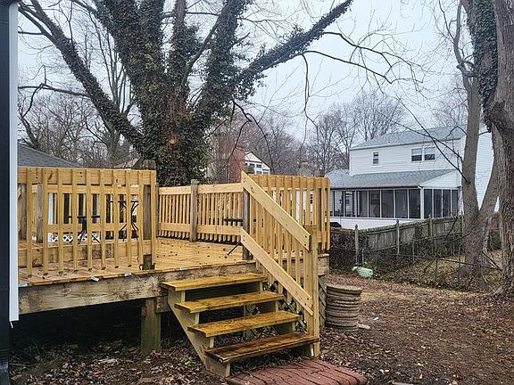 3rd image of 142 Carter Ln