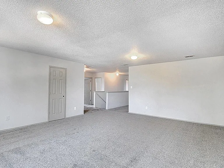 3327 Andalusian Dr — Photo 23