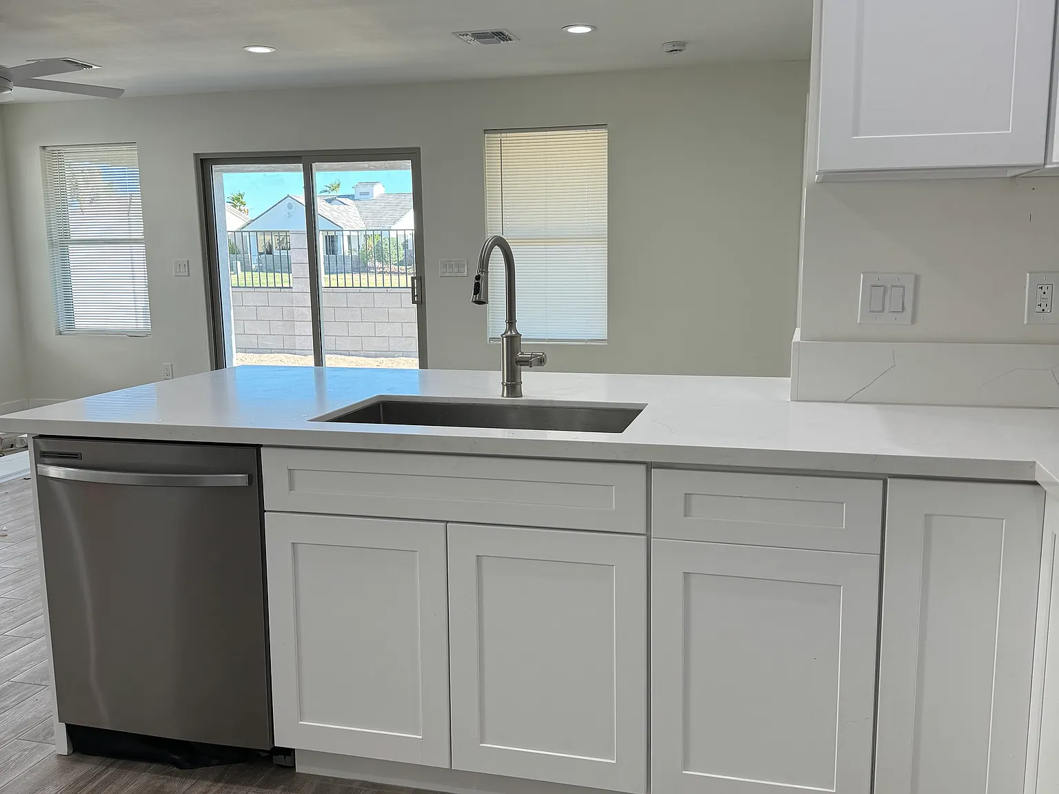 3 bed, 1550 sqft, $2,000 — Photo 3