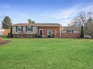 1137 Belmont Dr, Meadville, PA 16335