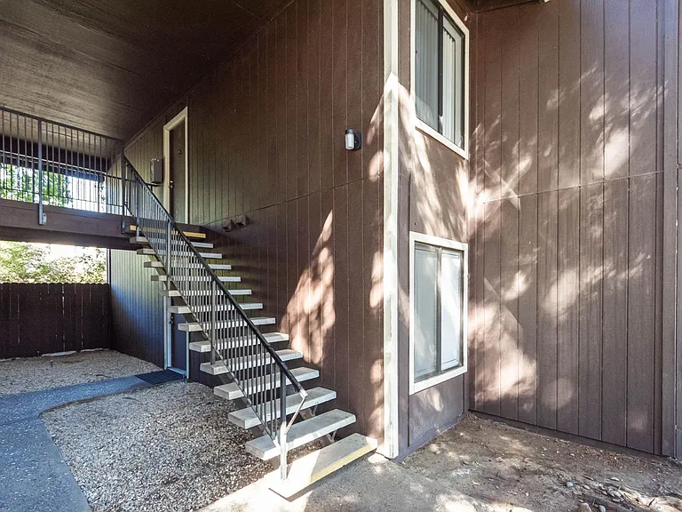 Fulton Woods — Photo 130