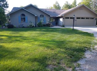 1300 Janice Ln, Beaverton, MI