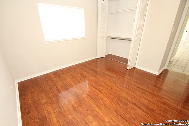 310 Threadneedle Ln — Photo 16