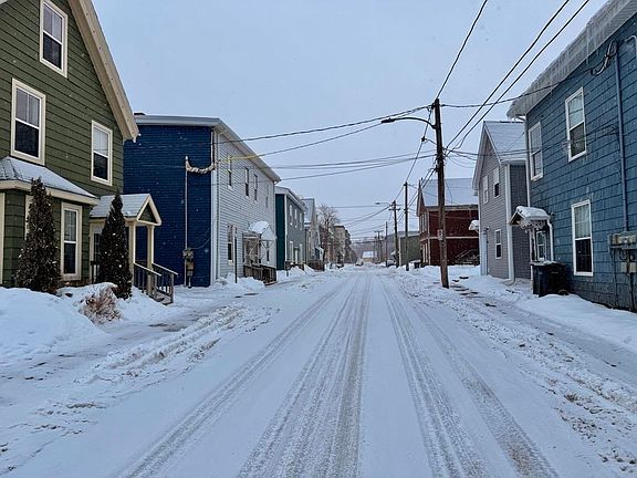 4th image of 16 Spring Park Rd #16