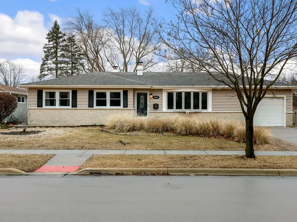 1655 Lin Lor Ln, Elgin, IL 60123