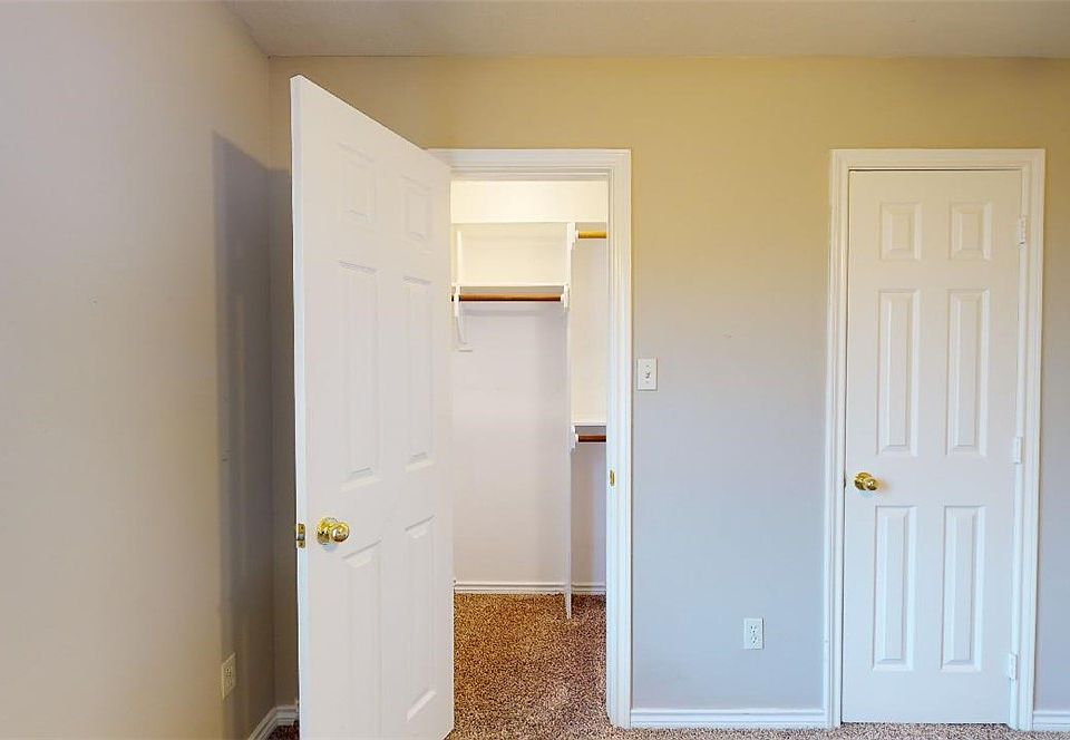 1st image of 1625 Park Pl #1625