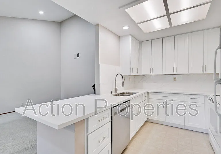 437 Costa Mesa Ter #F — Photo 6