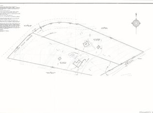 15 Hemlock Trl, Oxford, CT 06478