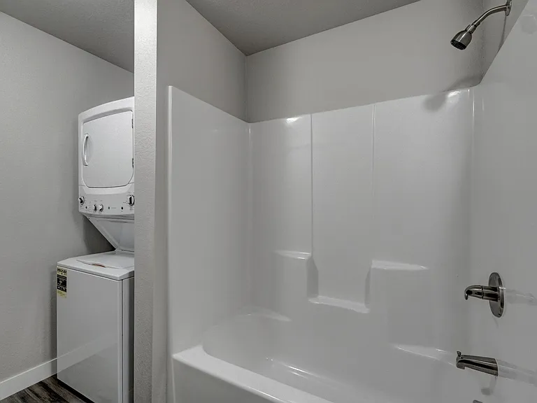 4821 5th St #7 — Photo 8