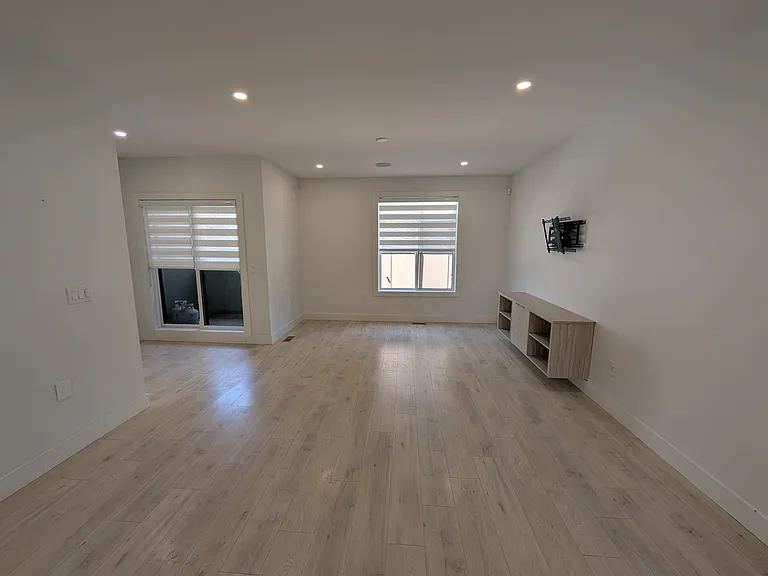 15950 Alder Pl #2 — Photo 4