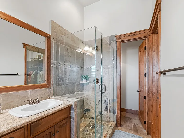 1916 N 1550 E — Photo 28