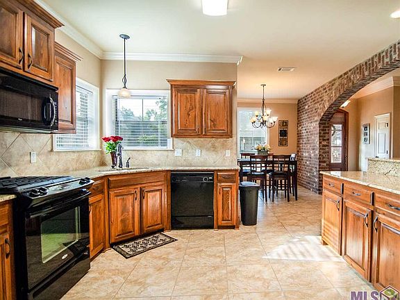 3rd image of 10688 Creek Haven Ln