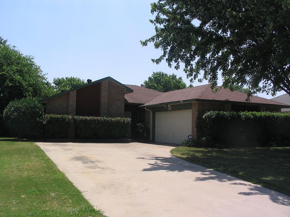1st image of 5416 Briar Ln