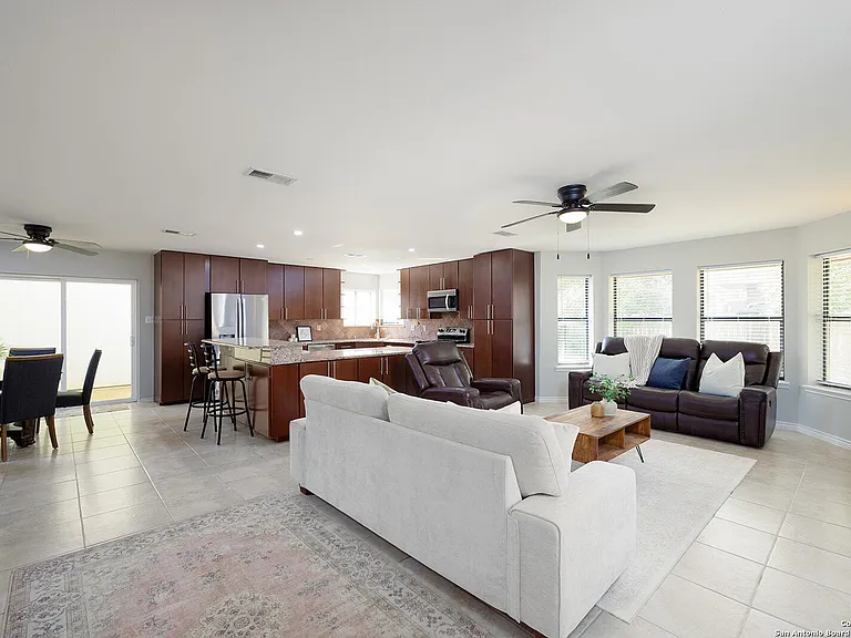 625 Paseo Canada St — Photo 36