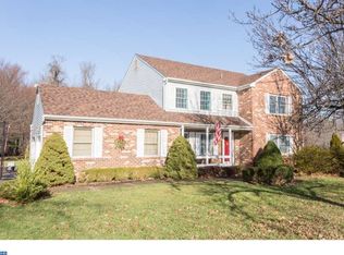 16 Wilson Cir, Chester Heights, PA 19017