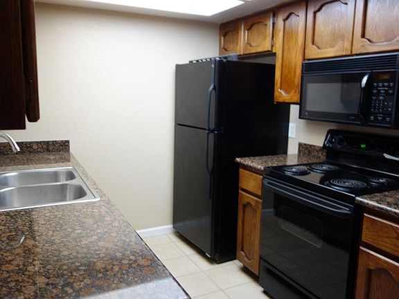 3rd image of 3131 W Cochise Dr Unit 258