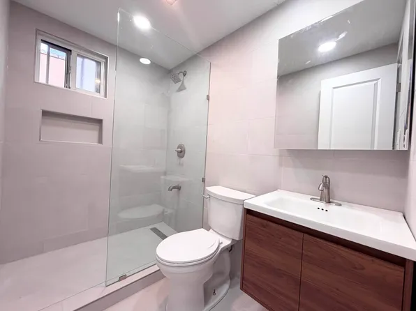 23-13 Ditmars Boulevard image 1 of 3
