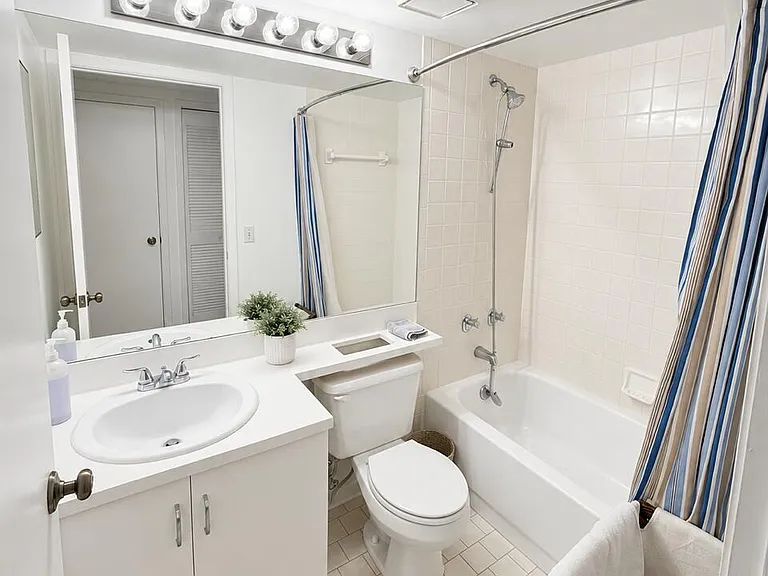 125 Waterside Dr #125 — Photo 5