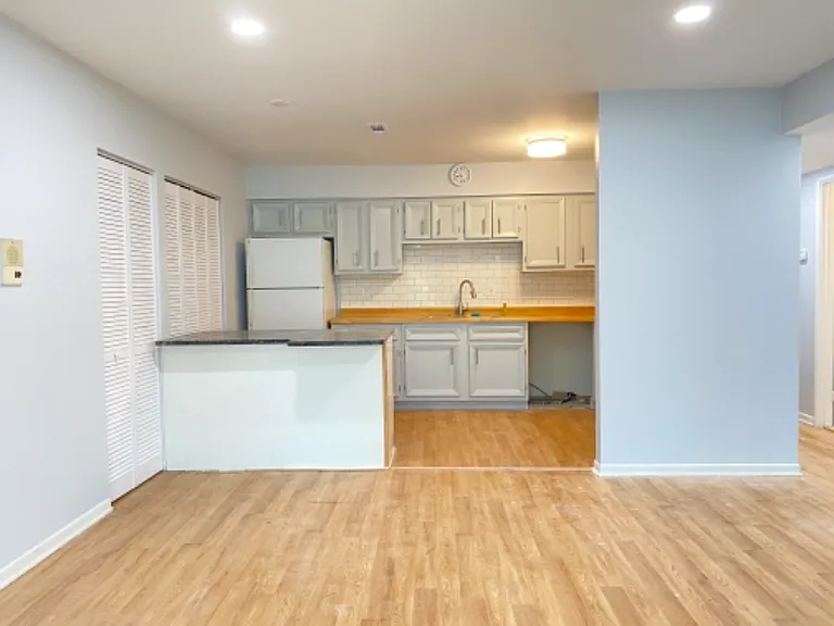 9462 Bay Colony Dr — Photo 2