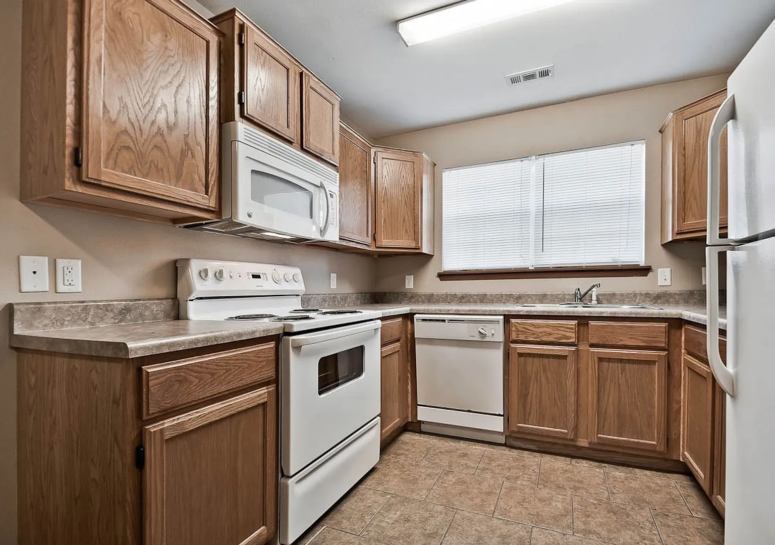 Stonegate Duplexes — Photo 2