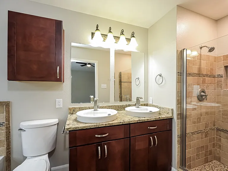 607 Limestone Flt — Photo 12