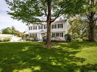 15 Juniper Ln, West Hartford, CT 06117