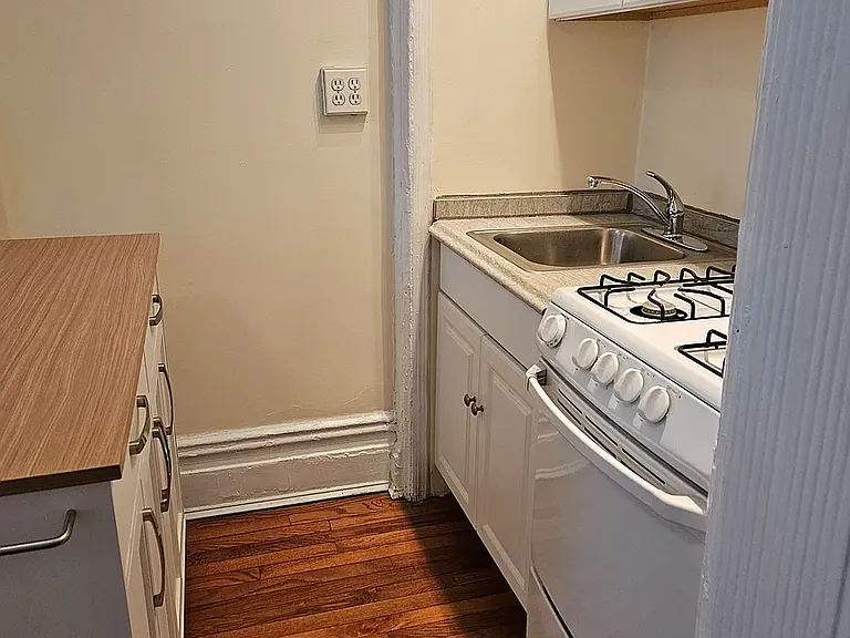 120 E 82nd St #12 — Photo 5