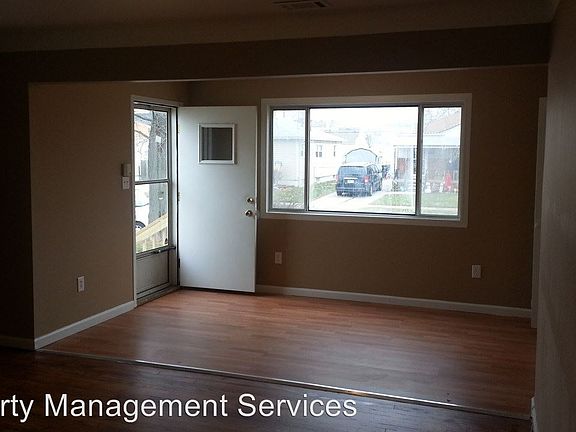 2nd image of 3892 18th St