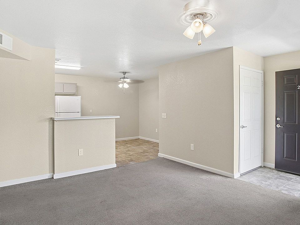 Dining Room | Canyon Springs
