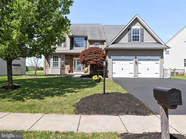 2943 Santa Maria Dr, Gilbertsville, PA 19525