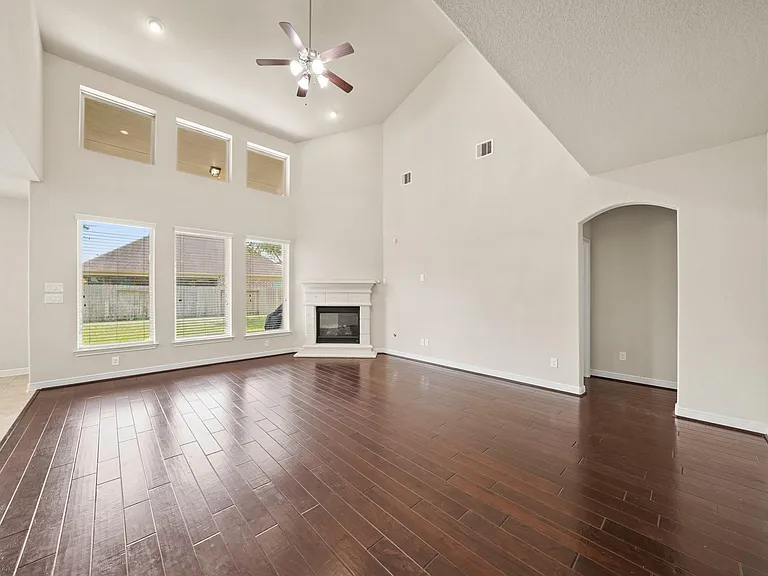 19119 Arcadia Cove Ct — Photo 6