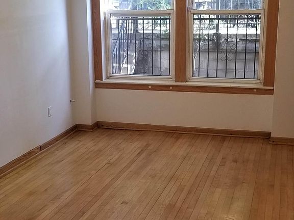 2nd image of 1622 W Wabansia Ave #Garden