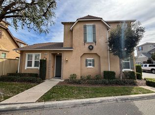3805 Vermont Ln, Clovis, CA 93619