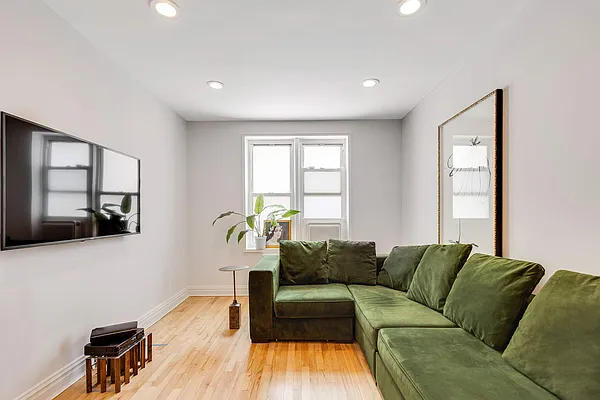 Sold by Compass | media 7