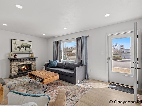 2nd image of 4500 Pierce Ave