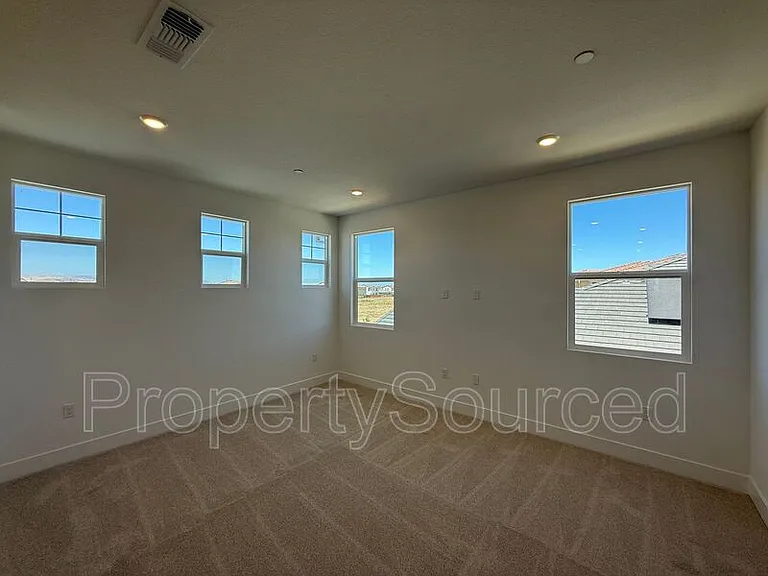 1336 N Martorella Ave — Photo 27
