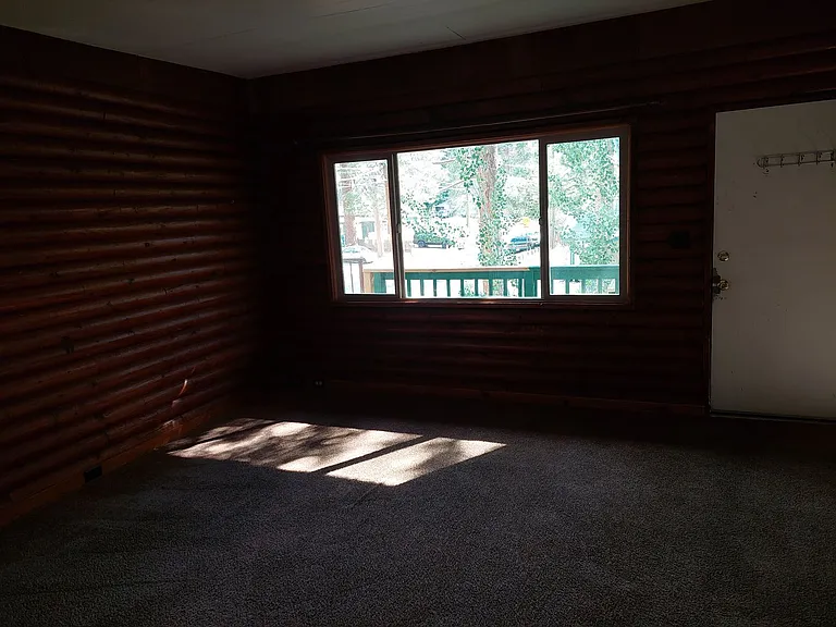 2581 Elwood Ave — Photo 10