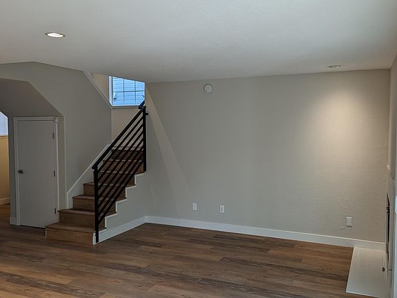 4th image of 120 E Latimer Ave