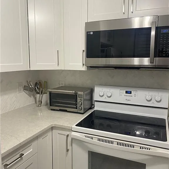15 Dawson Dr #12 — Photo 4