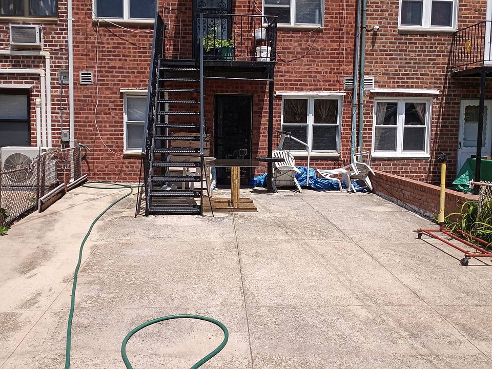 2nd image of 886 E 93rd St