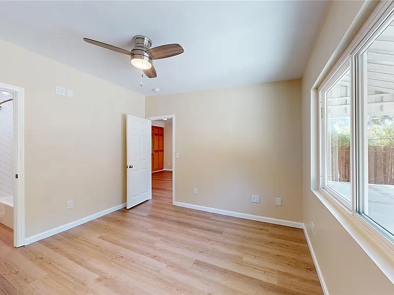 135 N Naomi St — Photo 17