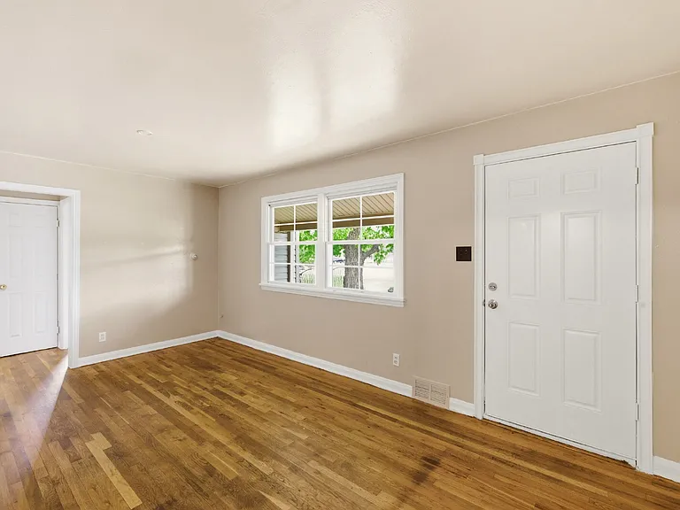 1181 Del Mar Pkwy — Photo 4