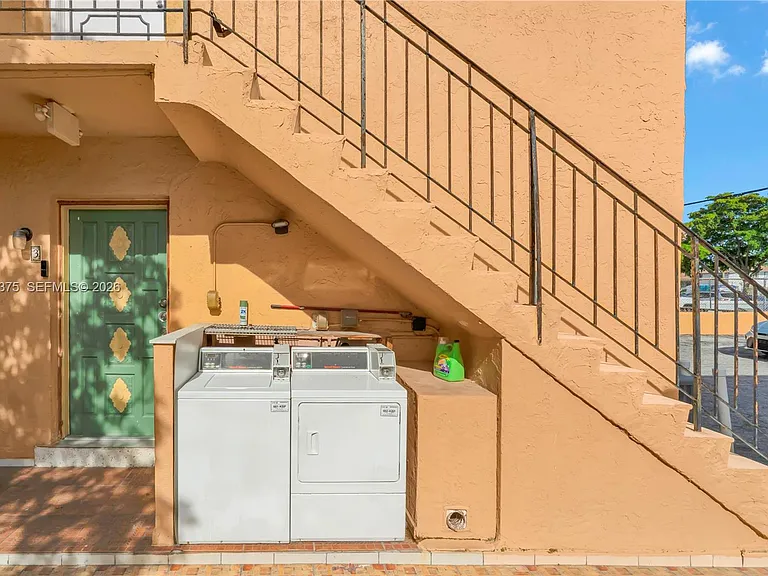 1250 SW 4th St #6 — Photo 19