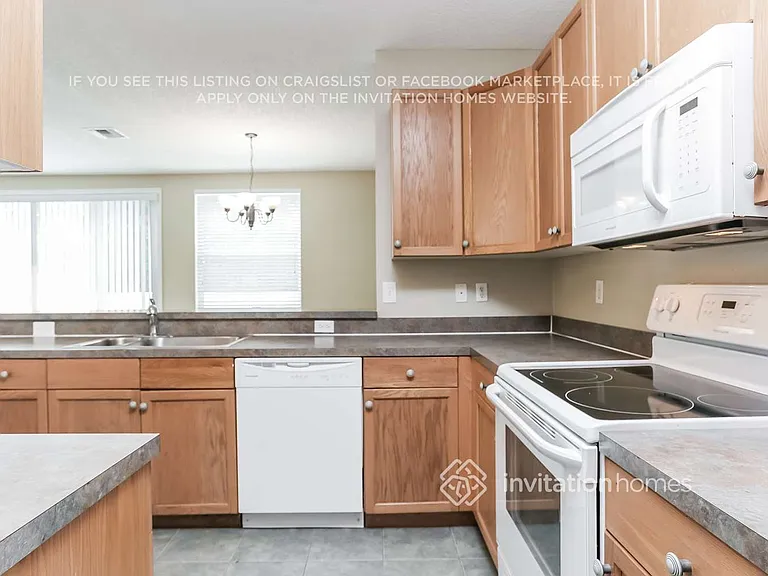 1218 Oakwater Dr — Photo 6
