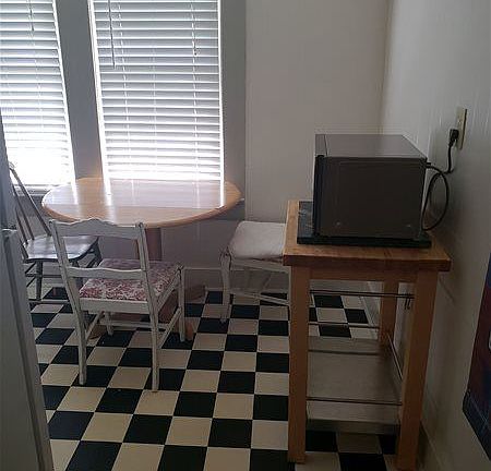 4th image of 520 Magazine St APT 4