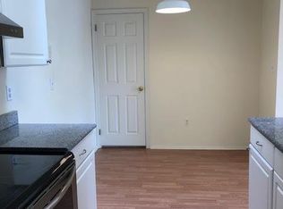 200 Crown Ct APT 412, Edgewater, NJ 07020